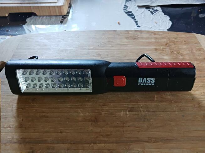 Lampa bezprzewodowa inspekcyjna 30 LED + latarka 7 LED BASS