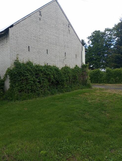 Sprzedam działkę zabudowaną.