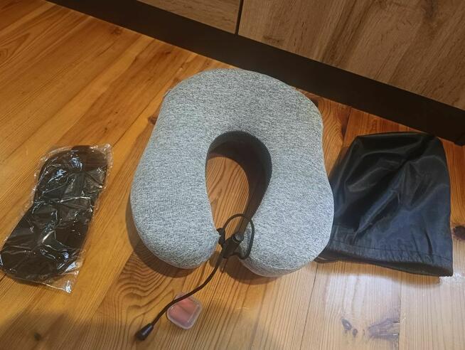 Poduszka turystyczna podróżna rogal na szyję memory zatyczki