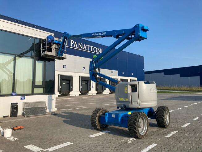 Wynajem podnośników zwyżek nożycowych przegubowych koszowych