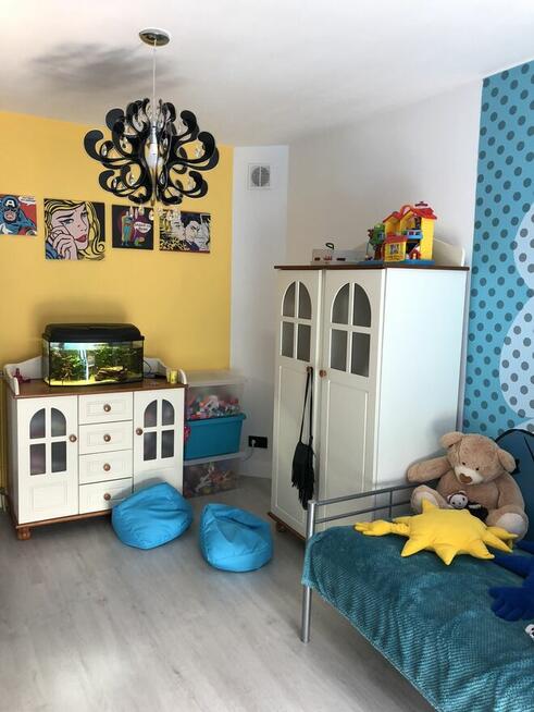 Duży dom na zalesionym terenie ze stawem i dostępem do rzeki