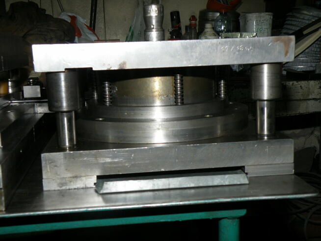 Narzędzia do produkcji koszy metalowych