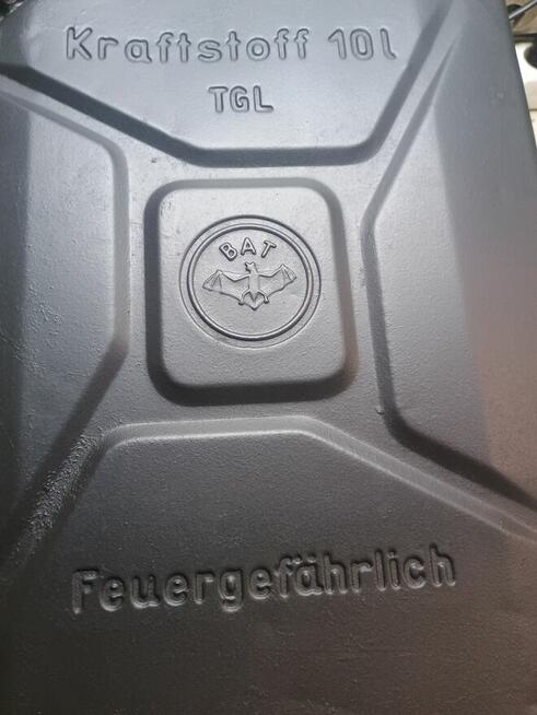 Odrestaurowane kanistry