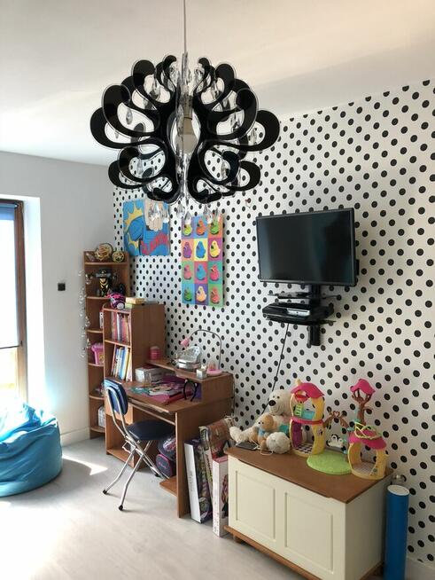 Duży dom na zalesionym terenie ze stawem i dostępem do rzeki