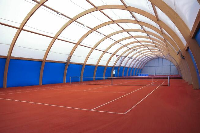 Kompleks Sportowy – Hala 17×78: 2 korty i domek klubowy