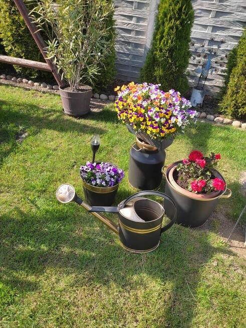 Odrestaurowane kanistry