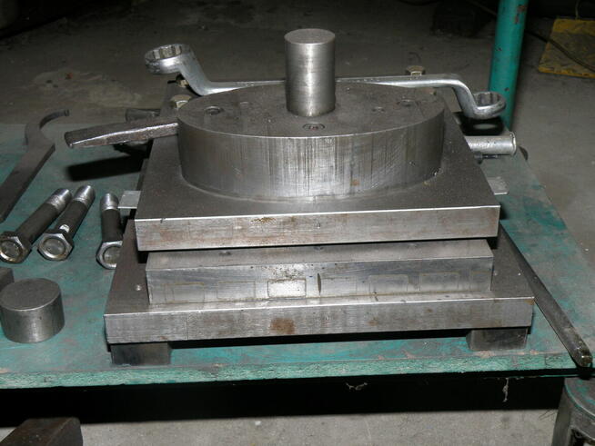 Narzędzia do produkcji koszy metalowych