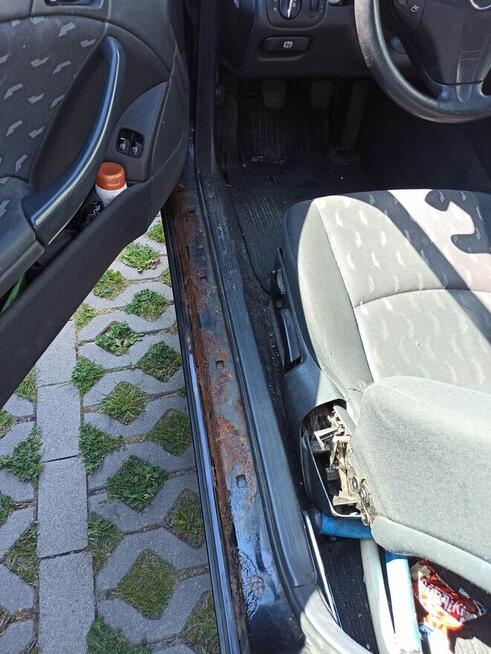 Syndyk sprzedaje Udział w samochodzie osobowym