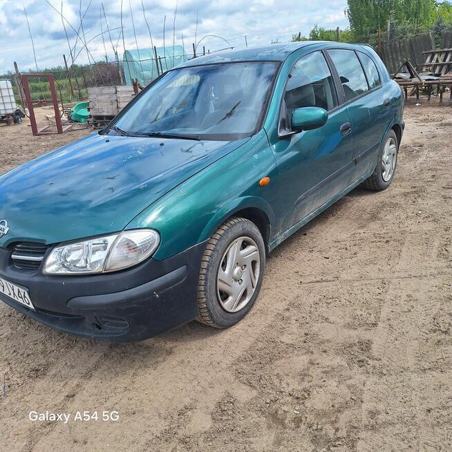 Syndyk sprzeda samochód Nissan Almera 1.8