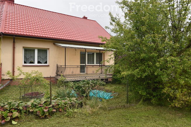 Dom szeregowy z poddaszem i piękną działką