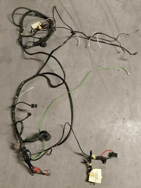 Instalacje elektryczne do ciągników kombajnów koparek