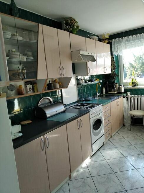 Sprzed. bezp. 3 pok. na 1 p. w budynku 1/1