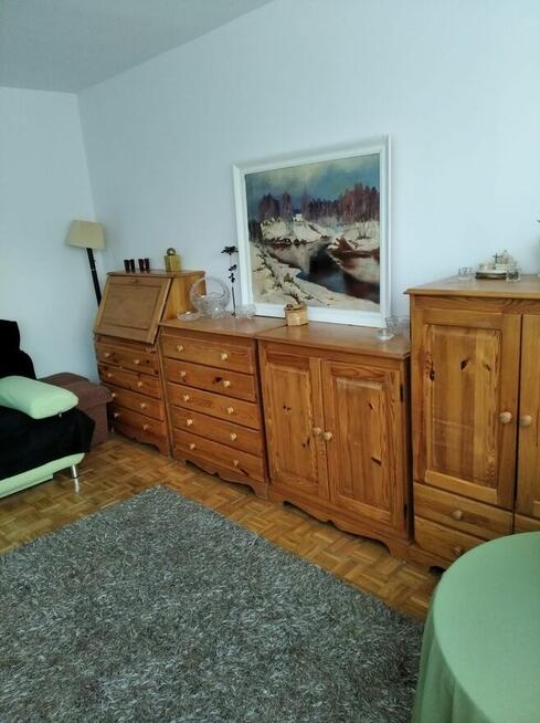 Sprzed. bezp. 3 pok. na 1 p. w budynku 1/1