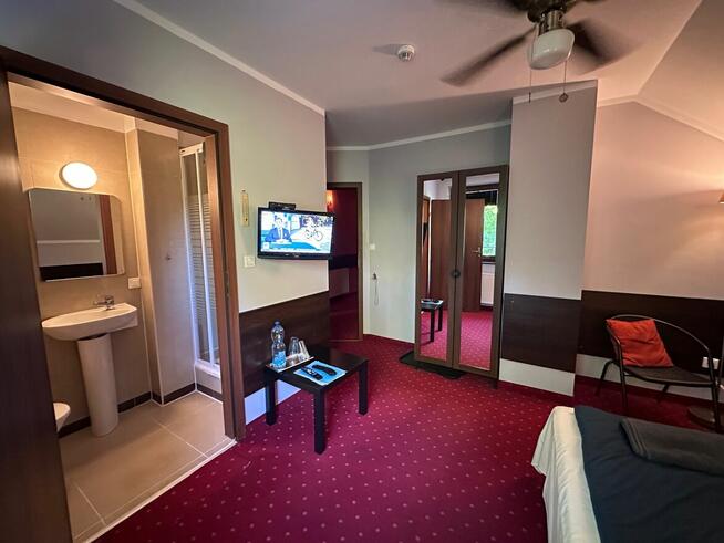 Pokoje dla firm z łazienkami - najem tygodniowy i dobowy