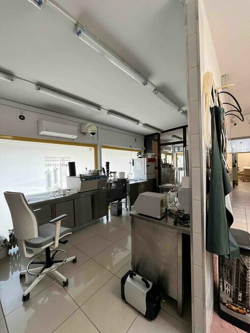 Pawilon usługowo handlowy