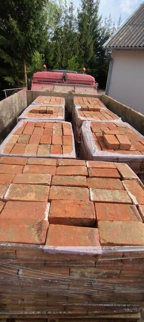 Układanie płytek z cegły rozbiórkowej – tarasy, ściany, dek