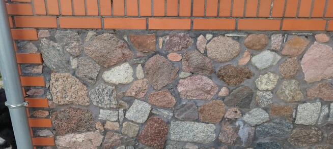 Układanie płytek z cegły rozbiórkowej – tarasy, ściany, dek