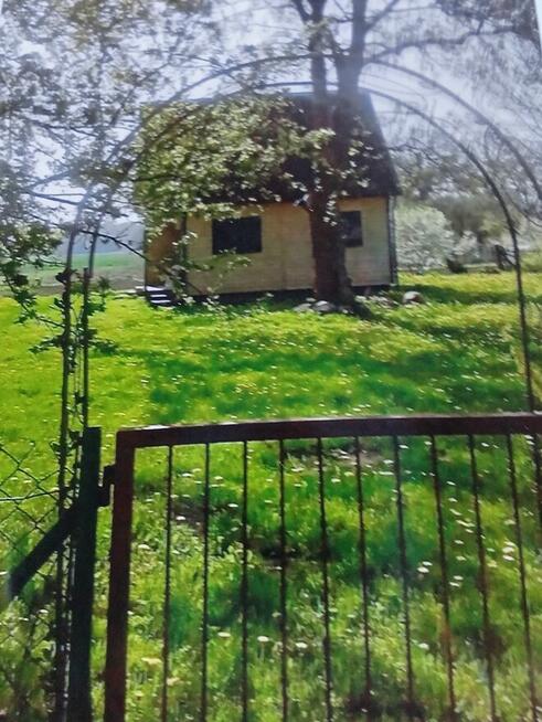 Sprzedam działkę z domem rekreacyjnym