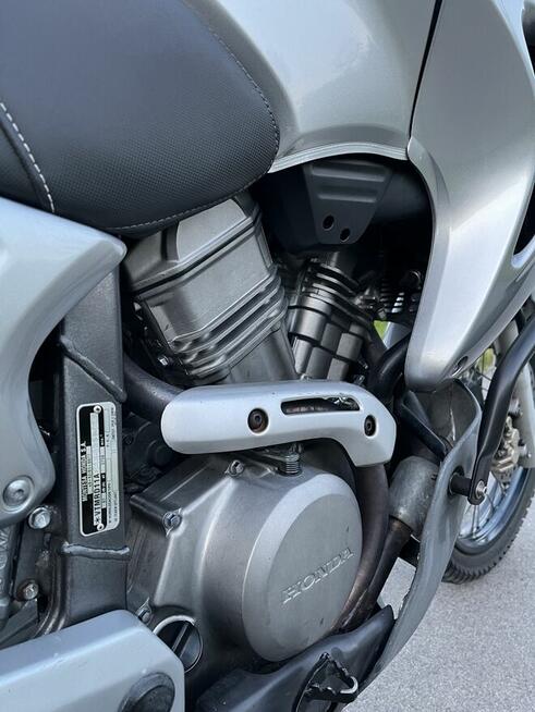 Sprzedam Hondę XL 650V Transalp. Przebieg 39 500 km.