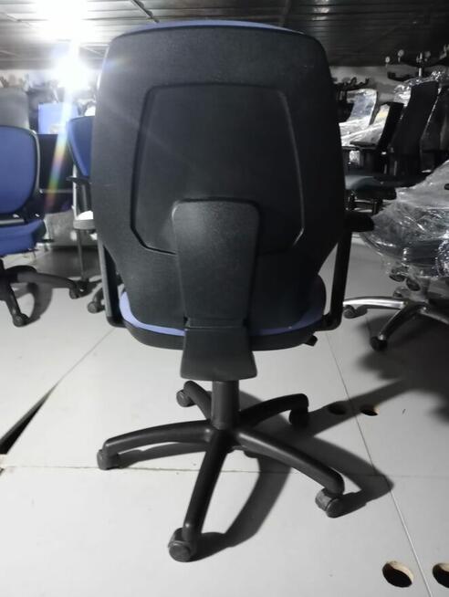 Fotel biurowy obrotowy niebieski fotele krzesła biurowe