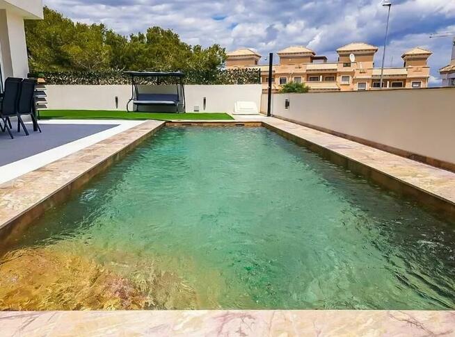 Ekskluzywny nowy kompleks mieszkaniowy w Orihuela Costa