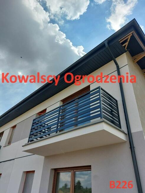 Ogrodzenie frontowe, palisadowe grzebieniowe Bramy Balustrad