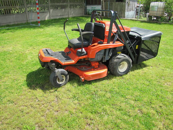 Traktor kosiarka samojezdna Kubota GZD15 górny wysyp