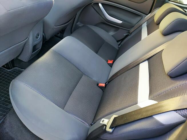 Ford Kuga pdc bezwypadkowy climatronic navi 4x4 bez rdzy