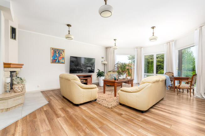 Piękny,rodzinny dom z ogrodem w spokojnej okolicy.