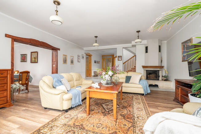 Piękny,rodzinny dom z ogrodem w spokojnej okolicy.