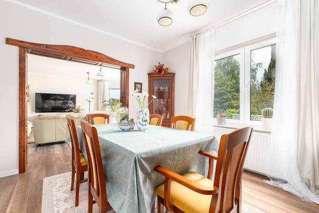 Piękny,rodzinny dom z ogrodem w spokojnej okolicy.