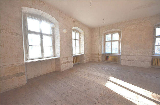 Na Sprzedaż Barokowy Dwór Biskupice, Opolskie.