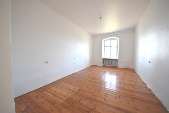 Na Sprzedaż Barokowy Dwór Biskupice, Opolskie.