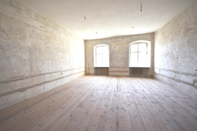 Na Sprzedaż Barokowy Dwór Biskupice, Opolskie.