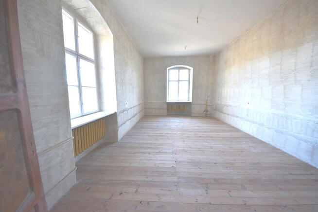 Na Sprzedaż Barokowy Dwór Biskupice, Opolskie.