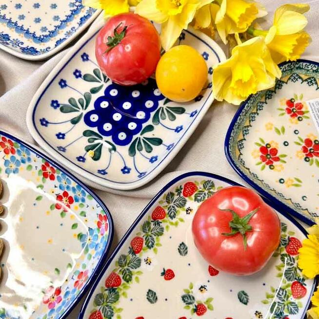 Kubki, filiżanki, talerze, ceramika Bolesławiec