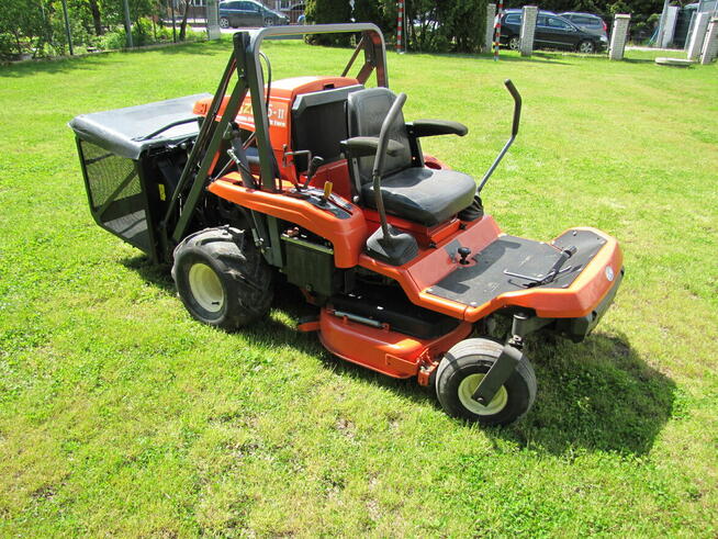 Traktor kosiarka samojezdna Kubota GZD15 górny wysyp