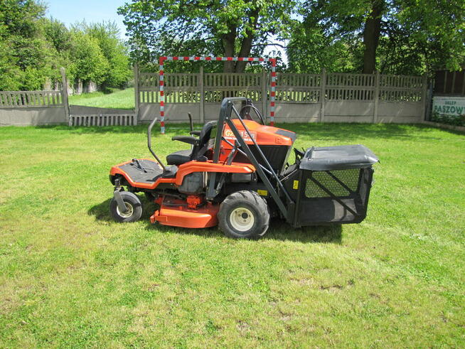 Traktor kosiarka samojezdna Kubota GZD15 górny wysyp