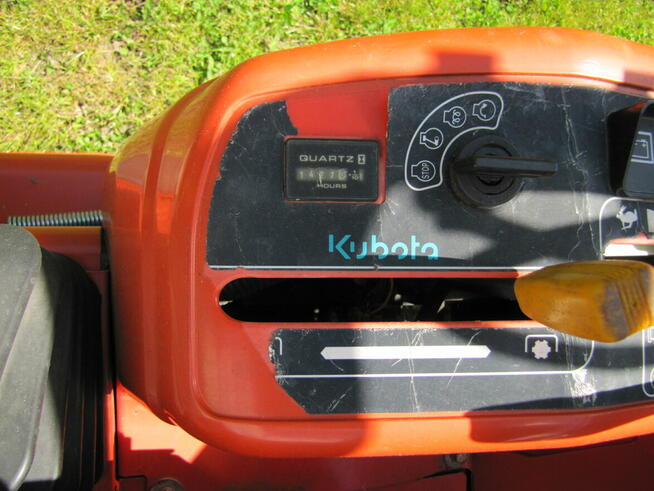 Traktor kosiarka samojezdna Kubota GZD15 górny wysyp