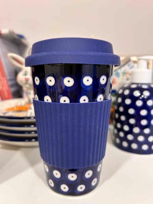 Kubki, filiżanki, talerze, ceramika Bolesławiec