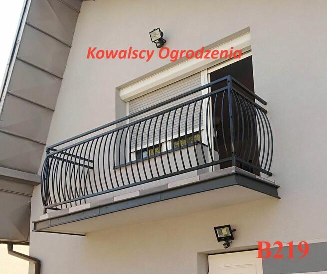 Ogrodzenie frontowe, palisadowe grzebieniowe Bramy Balustrad