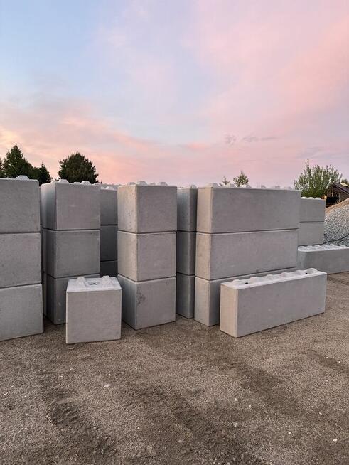Sprzedam klocki betonowe Lego