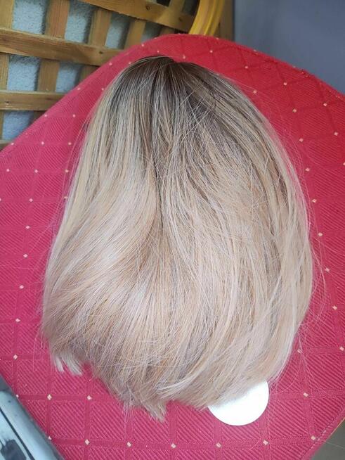 Peruka Ciemny blond pasemka Damska dla Kobiet krótkie włosy