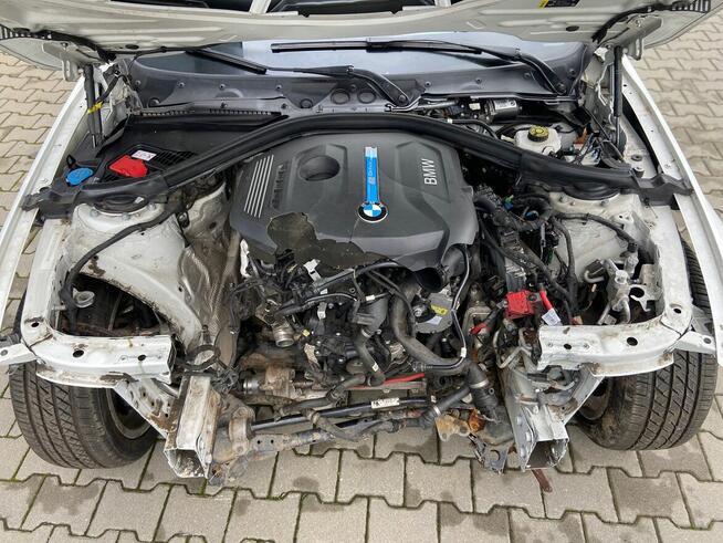 BMW Seria 3 330e M Sport