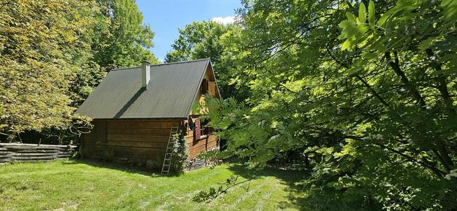 Urokliwa działka 23 ary z domkiem z bali –rezerwat Zimny Dół