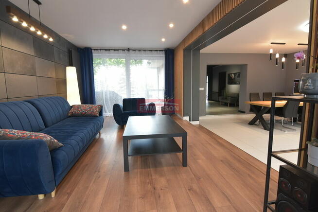 Piękny dwurodzinny dom w Libertowie- 8 pokoi