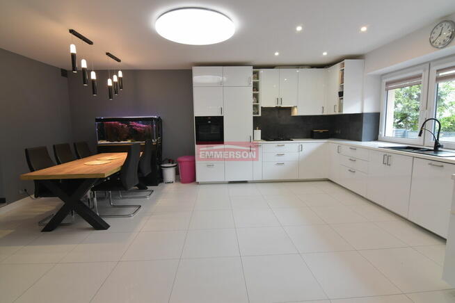 Piękny dwurodzinny dom w Libertowie- 8 pokoi