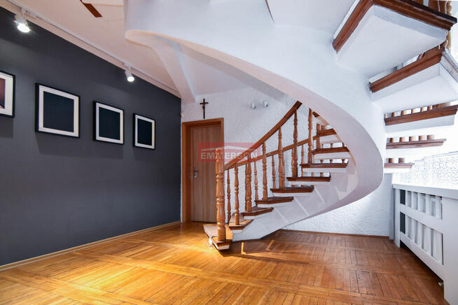 Piękny dwurodzinny dom w Libertowie- 8 pokoi