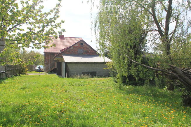 Dom z lat 70 na działce rolnej