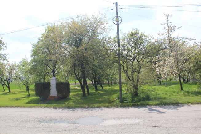 Dom z lat 70 na działce rolnej